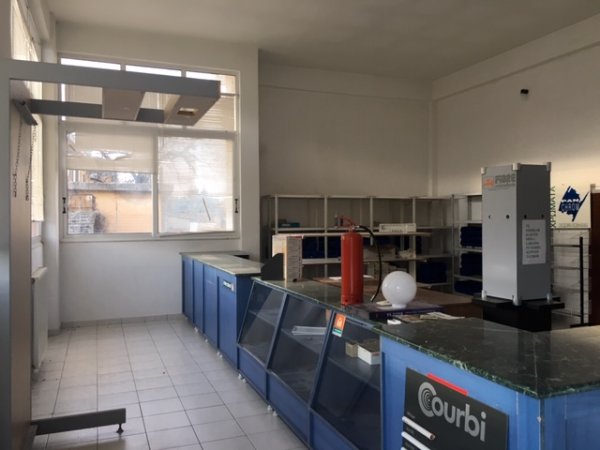 Gjirokaster, Shitet ambjent biznesi 275 m² , 99.000 Euro