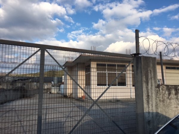 Gjirokaster, Shitet ambjent biznesi 275 m² , 99.000 Euro