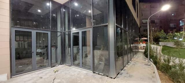 Tirane, shes ambjent biznesi Kati 1, 140 m² 4.000 Euro/m2 (Rruga Kosovareve)