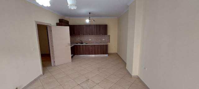 Tirane, shes apartament Kati 2, 103 m² 105.000 Euro (Rruga Kongresi Manastirit)