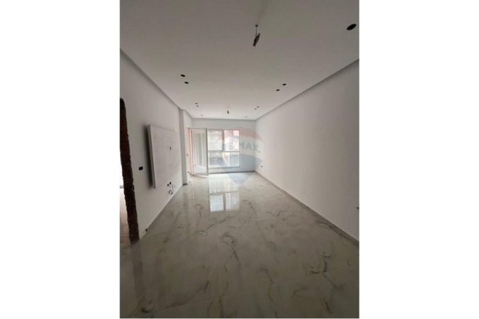 Tirane, shitet apartament 1+1 Kati 3, 70 m² 119.000 € (Aura Complex)