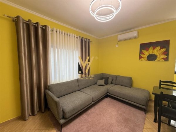 Tirane, jepet me qera apartament 2+1+Ballkon Kati 3, 95 m² 600 € (DON BOSKO)
