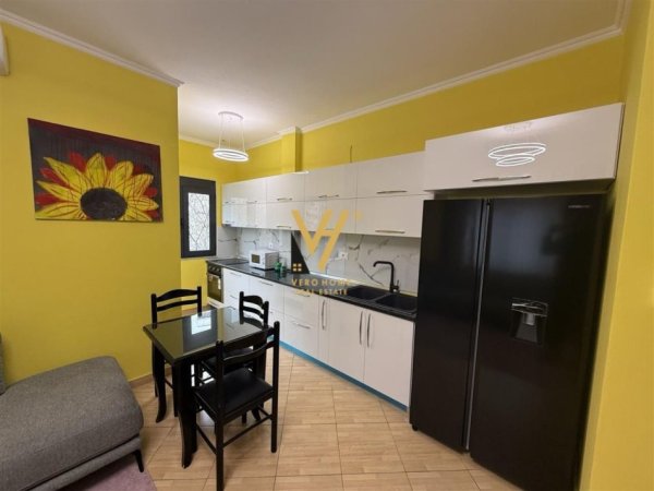 Tirane, jepet me qera apartament 2+1+Ballkon Kati 3, 95 m² 600 € (DON BOSKO)