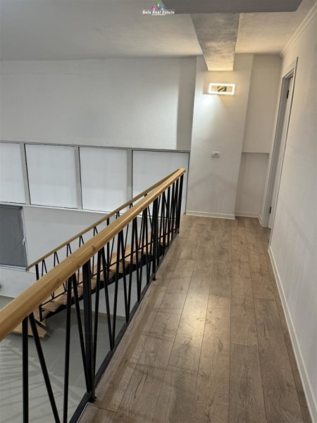 Tirane, jap me qera apartament 2+1+Ballkon Kati 1, 175 m² 550 € (FRESKU)