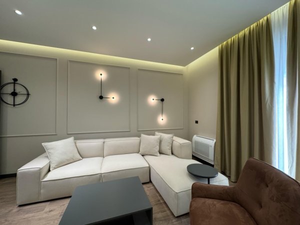 Tirane, jepet me qera apartament 1+1+Ballkon Kati 4, 78 m² 900 € (Kompleksi Delijorgji, Rruga e Kavajës)