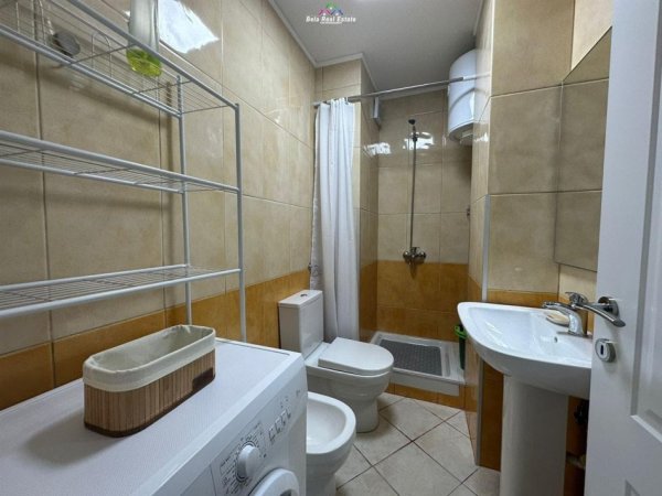 Tirane, jepet me qera apartament 1+1+Ballkon , 50 m² 550 € (rruga e bogdaneve)