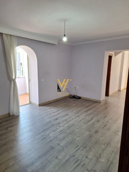Tirane, shitet apartament 2+1+Ballkon Kati 2, 95 m² 210.000 € (KOMUNA E PARISIT)