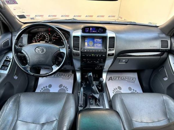 Tirane, shes xhip Toyota land cruiser Viti 2009, 20.900 Euro