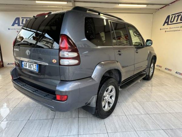 Tirane, shes xhip Toyota land cruiser Viti 2009, 20.900 Euro