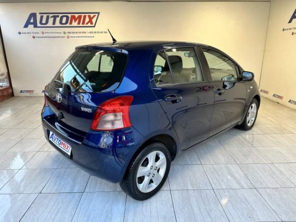 Tirane, shes makine Toyota YARIS Viti 2006, 5.700 Euro