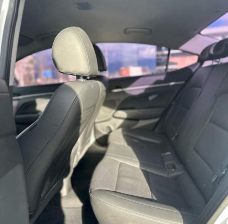 Tirane, shitet makine Hyundai Avante Viti 2017, 11.000 Euro