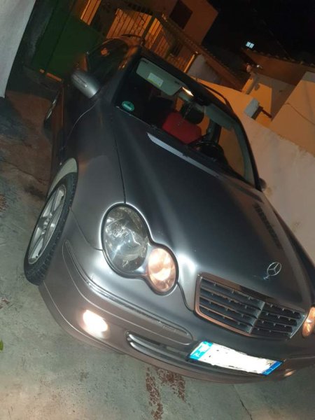 Tirane, shitet makine karavan Mercedes-Benz C220 Viti 2005