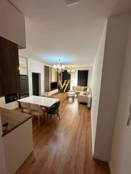 Tirane, jepet me qera apartament 2+1+2+Ballkon + post parkimi Kati 5, 116 m² 1.200 € (KOMUNA E PARISIT)