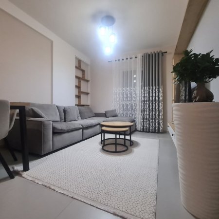 Tirane, jap me qera apartament 1+1+parkim, Kati 7, 61 m² 450 € (Univers City)