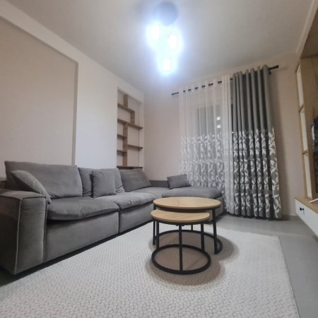 Tirane, jap me qera apartament 1+1+parkim, Kati 7, 61 m² 450 € (Univers City)