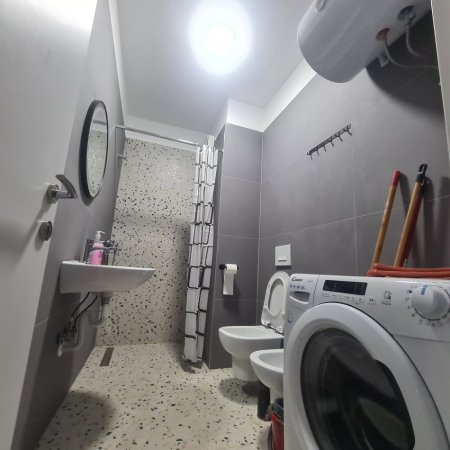 Tirane, jap me qera apartament 1+1+parkim, Kati 7, 61 m² 450 € (Univers City)