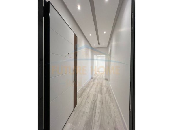 SHITET APARTAMENT 3+1 TEK KOMUNA E PARISIT