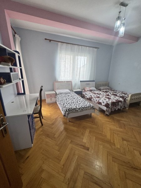 Tirane, jepet me qera Vile 2 Katshe Kati 2, 250 m² 1.700 € (Mjull Bathore prane Akacia Hill)