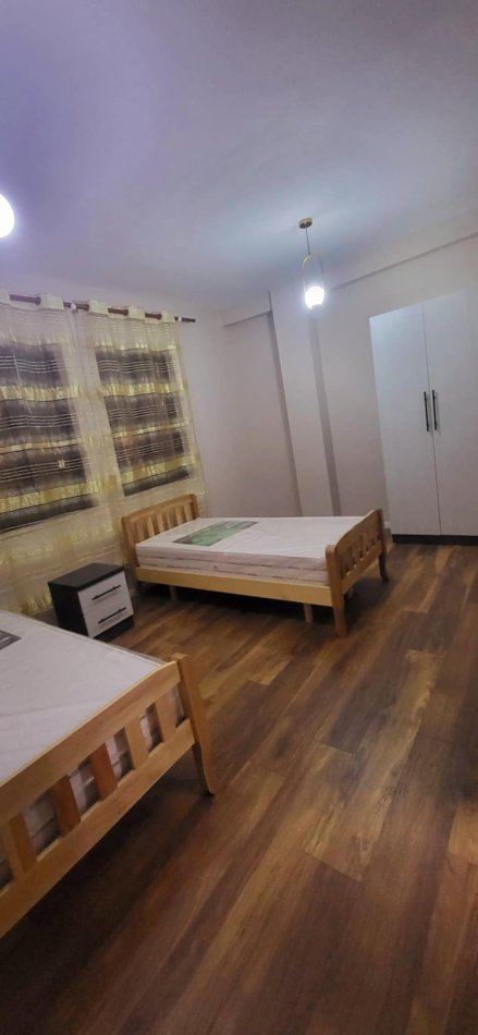 Tirane, jepet me qera apartament 2+1+Ballkon Kati 4, 75 m² 650 € (Rr. Myslym Shyri te Drejtoria e Policise)