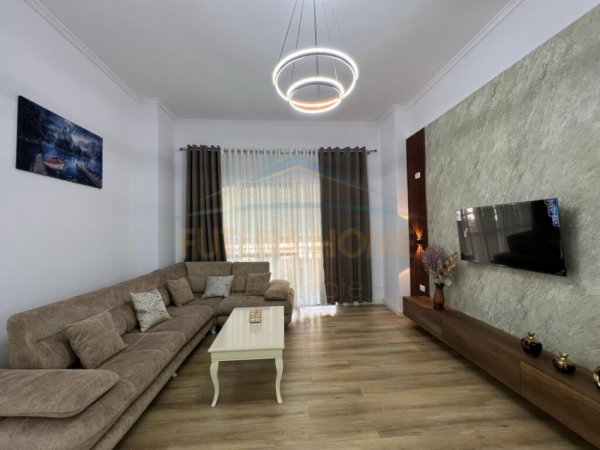 Shitet, Apartament 2+1, Unaza e Re, Tiranë