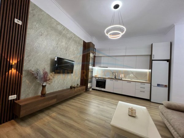 Shitet, Apartament 2+1, Unaza e Re, Tiranë