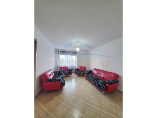 Shitet Apartament 1+1, Fresk