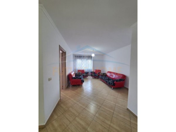 Shitet Apartament 1+1, Fresk