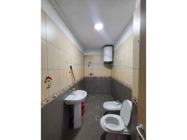 Shitet Apartament 1+1, Fresk