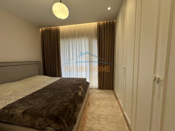 Shitet apartament 1+1, Rruga 5 Maji