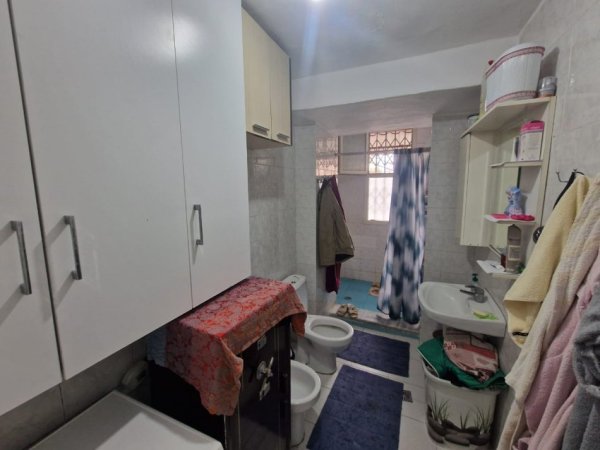 Tirane, shitet 1+1 , 63 m² 126.000 € (vasil shanto)