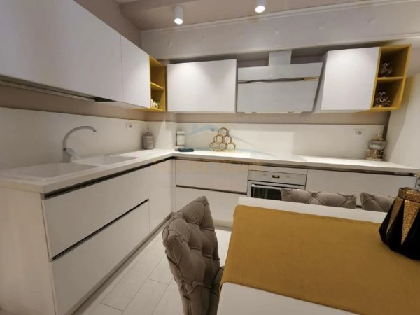 Tirane, jepet me qera apartament 2+1 Kati 2, 107 m² 1.500 € (KOPSHTI ZOOLOGJIK)