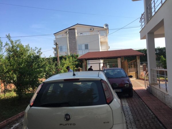 Durres, shitet Vile 2 Katshe , 217 m² 218.000 € (ne Hamallaj Gjiri i Lalzit Durres)
