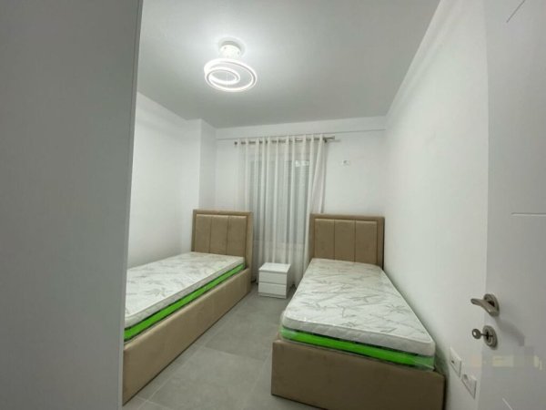 Tirane, jepet me qera apartament 1+1+Ballkon Kati 1, 80 m² 500 € (selite)