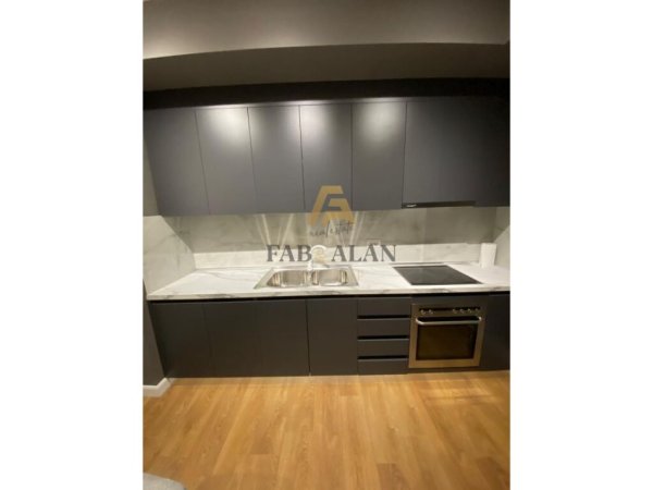 Tirane, shitet apartament duplex Kati 6-7, 125 m² 750.000 € (Rruga e Barrikadave)