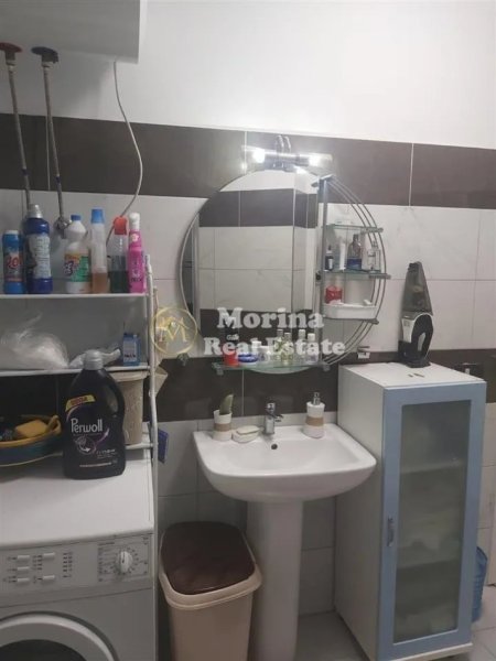 Tirane, jepet me qera apartament 1+1 Kati 4, 65 m² 450 € (Shkoze)