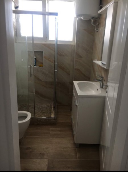 Tirane, shitet apartament 1+1+Ballkon Kati 4, 72 m² 142.000 € (Kopshti Zoologjik, Kompleksi Mateo)