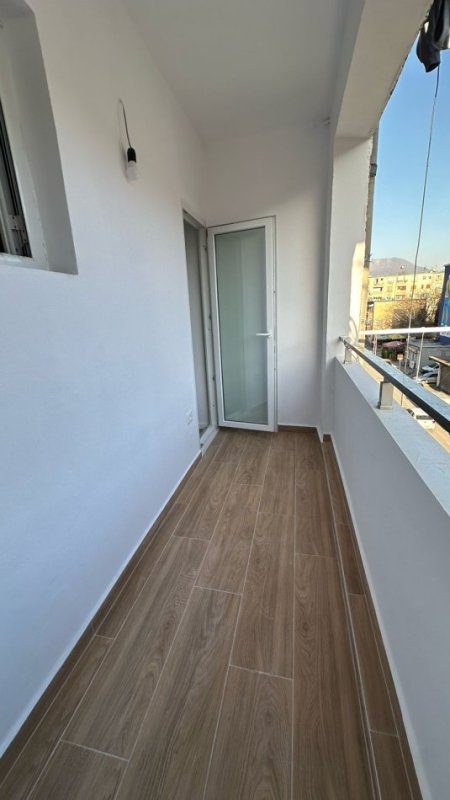 Tirane, shes 2+1+Aneks+Ballkon Kati 4, 75 m² 148.000 € (Rruga e Kavajes)