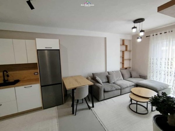 Tirane, jepet me qera apartament 1+1 Kati 7, 56 m² 500 € (univers city)