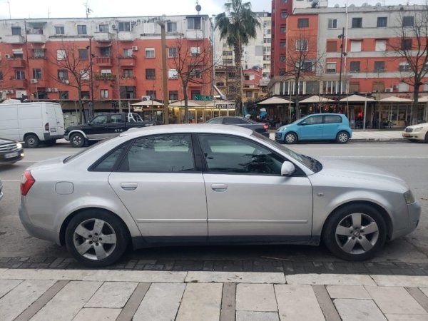 Durres, shes makine Audi A4 Nafte ❌SHITUR❌