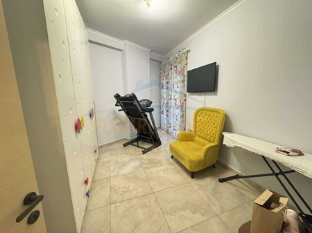 Tirane, shitet apartament 2+1 Kati 5, 92 m² 165.000 € (unaza e re)