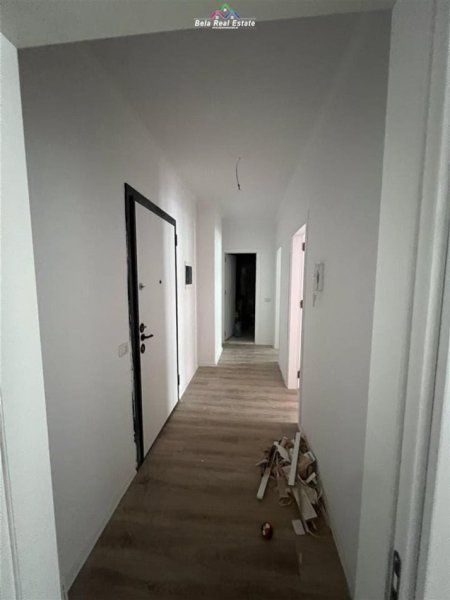 Tirane, shes apartament 2+1 Kati 9, 93 m² 130.000 € (univers city)