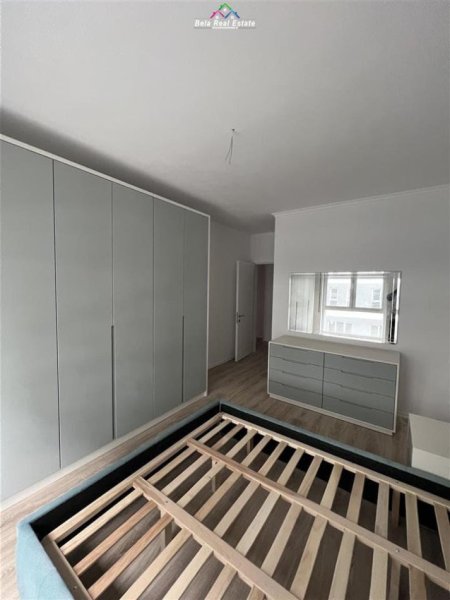 Tirane, shes apartament 2+1 Kati 9, 93 m² 130.000 € (univers city)