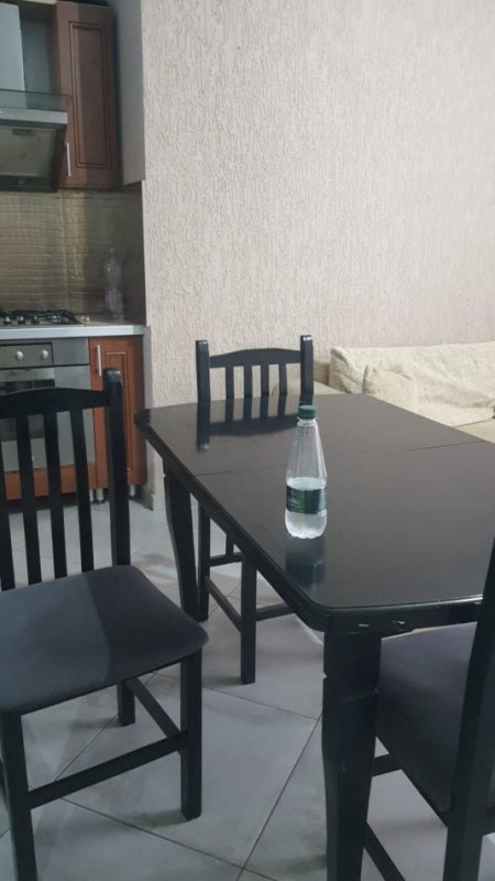 Tirane, jepet me qera apartament 1+1+Ballkon Kati 4, 60 m² 300 € (FRESK)