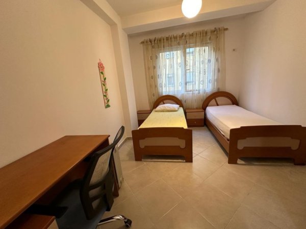 Tirane, jepet me qera apartament 2+1 Kati 3, 75 m² 550 € (Kodra e diellit)