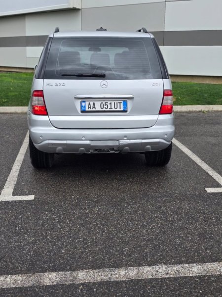 Tirane, shitet SUV | Fuoristrad | Xhip Mercedes-Benz ML 270 Nafte, gri metalizato automatik Kondicioner 300.000 km 4.700 €