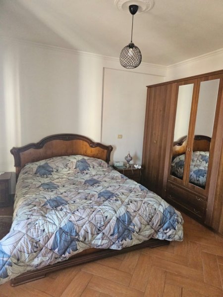Tirane, jepet me qera apartament 2+1+Ballkon Kati 9, 111 m² 650 € (Rr. E Barrikadave)