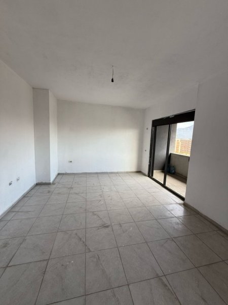 Tirane, shitet 3+1 Kati 8, 116 m² (casa italia)