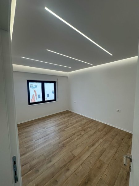 Tirane, shitet apartament 1+1 Kati 4, 65 m² 135.000 € (kodra e diellit)