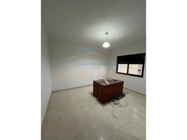 Tirane, shitet 1+1 Kati 4, 56 m² 110.000 € (Bulevardi Bajram Curri)