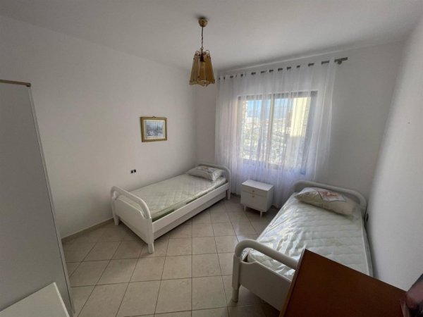 Tirane, jepet me qera apartament 2+1 Kati 5, 104 m² 550 € (astir)